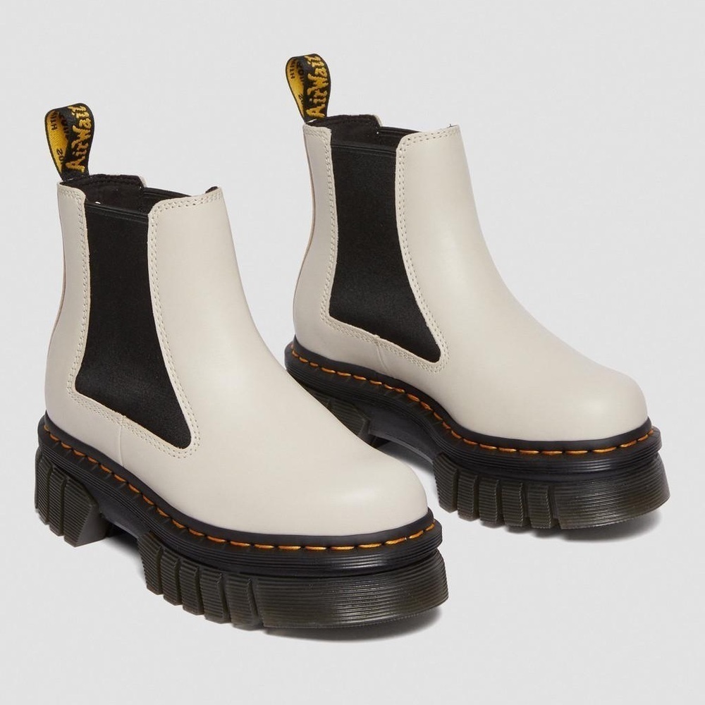 Dr. Martens Audrick Chelsea Boots in Cobblestone Grey NIB Size: 9
